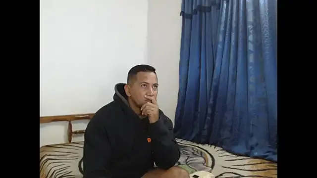 Freechat lover_1994 on StripChat