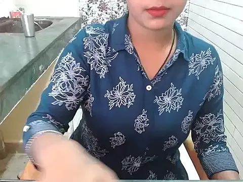 Offline LovingPihu on StripChat