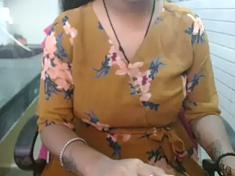 Offline LovingPihu on StripChat