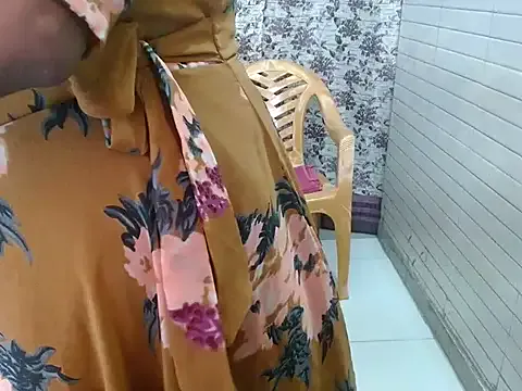 Offline LovingPihu on StripChat