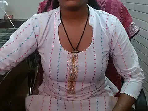 Offline LovingPihu on StripChat