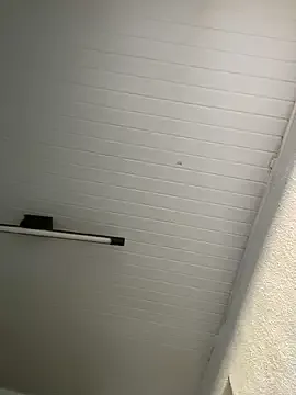 Offline luara1988 on StripChat