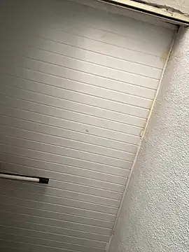 Offline luara1988 on StripChat