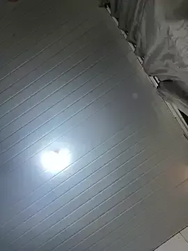 Offline luara1988 on StripChat