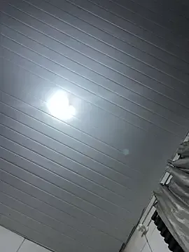 Offline luara1988 on StripChat