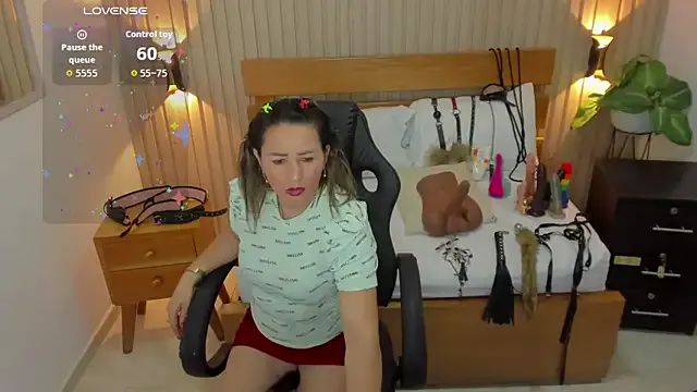 Offline luciana_ballesteros_ on StripChat