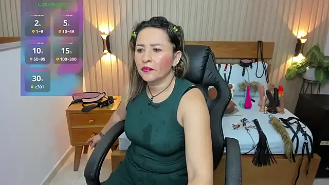 Offline luciana_ballesteros_ on StripChat