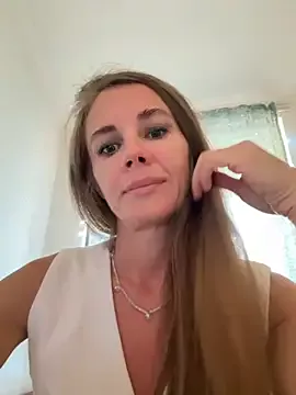 Offline LucieMack on StripChat