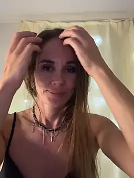 Offline LucieMack on StripChat