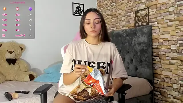 Offline Luisa_Red on StripChat