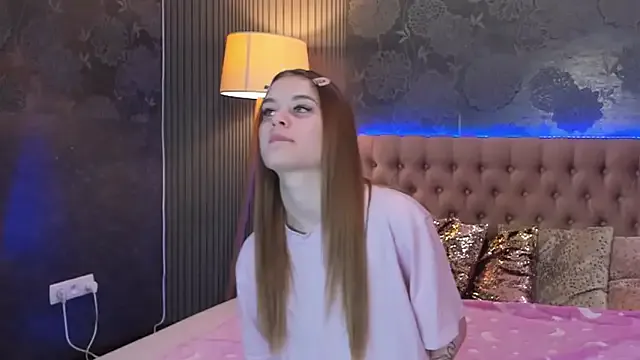 LuisaClover on StripChat