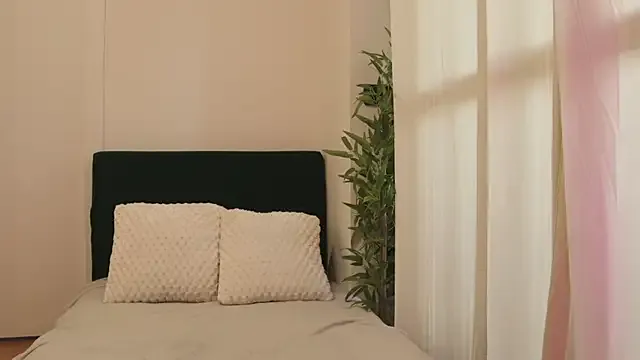 Offline Luna_Riva on StripChat