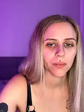 lunawolf21 on StripChat