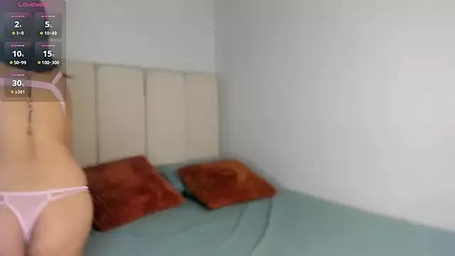 Lunita_naughty from StripChat is Freechat