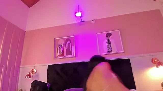 lux_bitchx on StripChat