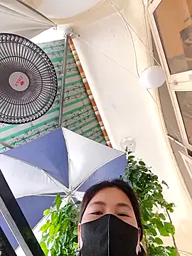 Offline lyna_bl on StripChat