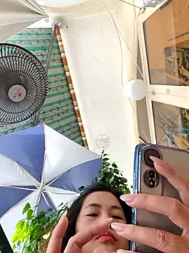 Offline lyna_bl on StripChat