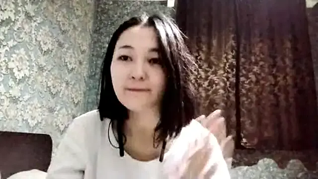 Lyndasilk on StripChat