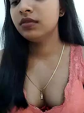 Maahhii_2 from StripChat