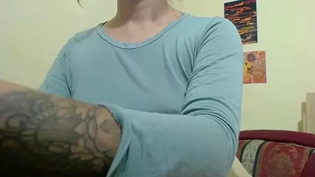 Maam_Ine from StripChat