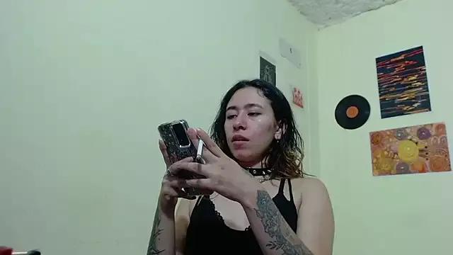 Maam_Ine from StripChat