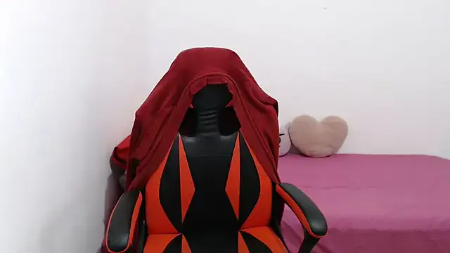 Freechat madelyn30 on StripChat