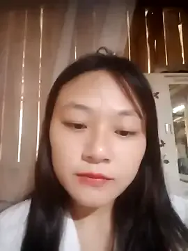Offline mai-xinh on StripChat