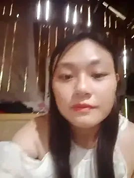 Offline mai-xinh on StripChat