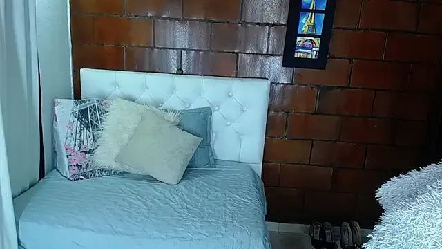 Maira_B on StripChat