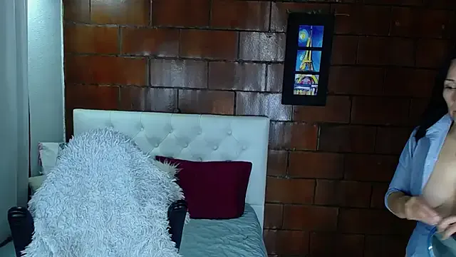 Maira_B on StripChat