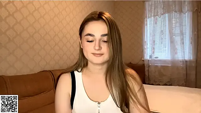 MandyBryson — lick lips close to cam