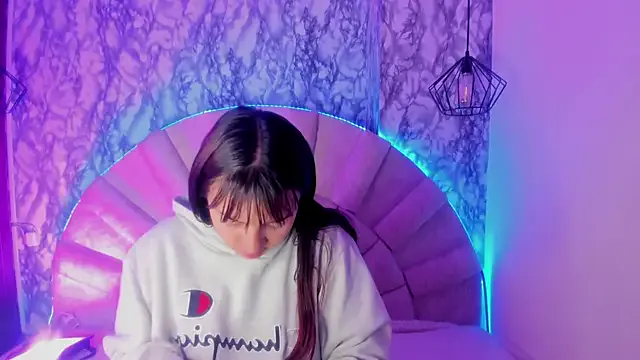 Offline Mariam_s on StripChat