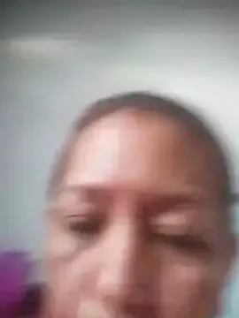 Offline marinita13 on StripChat