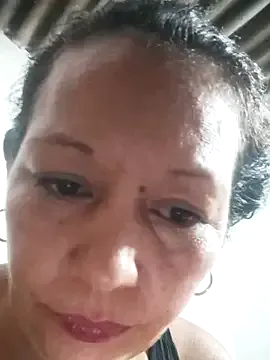 Offline marinita13 on StripChat