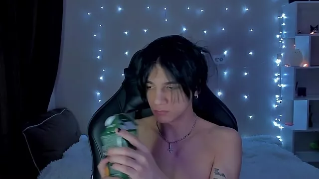 Offline MarkBrowniii on StripChat