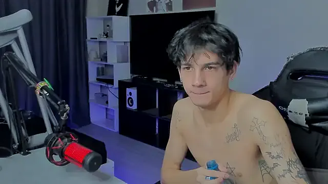 Offline MarkBrowniii on StripChat