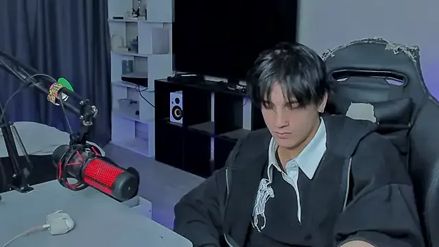 Offline MarkBrowniii on StripChat