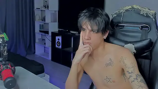 Offline MarkBrowniii on StripChat