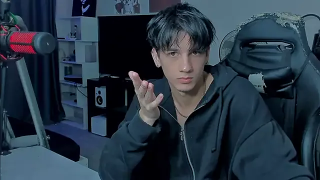 Offline MarkBrowniii on StripChat