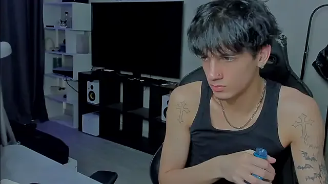 Offline MarkBrowniii on StripChat