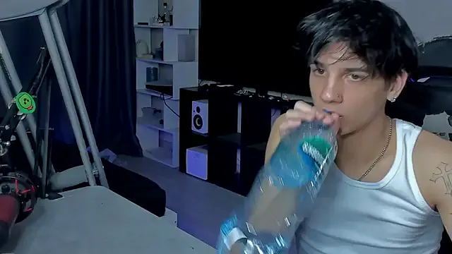 Offline MarkBrowniii on StripChat