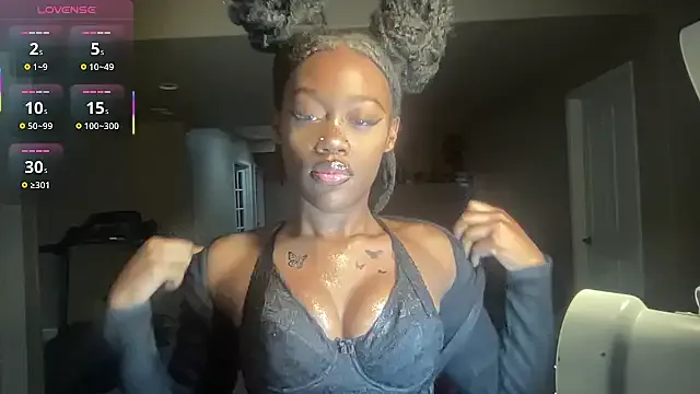 Offline maskedgirl5005 on StripChat