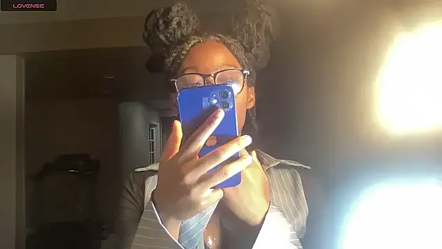 Offline maskedgirl5005 on StripChat