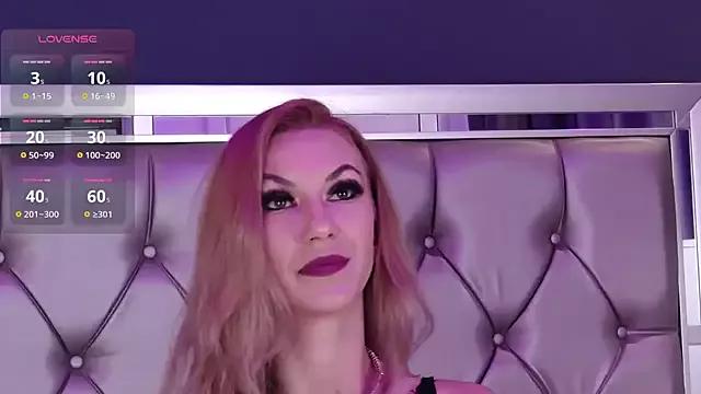 MayaHale from StripChat