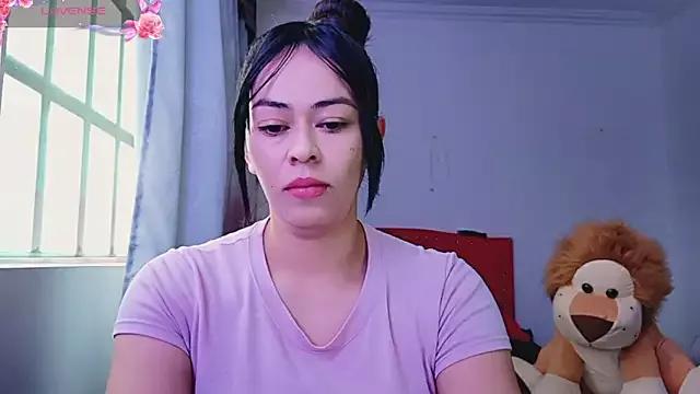 mayhott2 from StripChat is Freechat