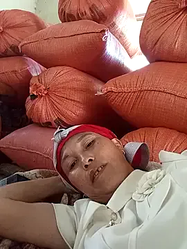 Offline me-cute on StripChat