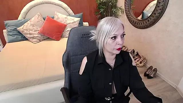 MeAmandaX from StripChat