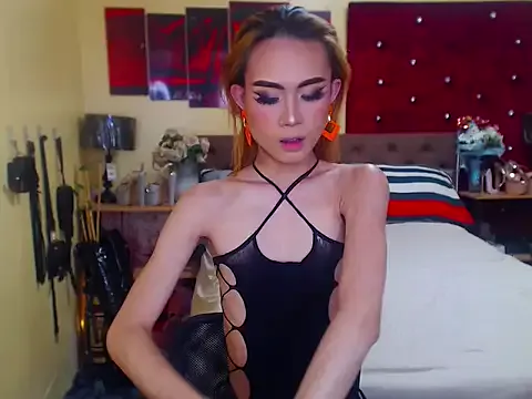 Offline MeatyhorsecockMistress on StripChat