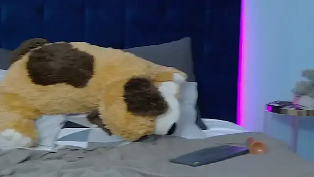 MedeyaStar on StripChat