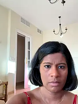 Offline Melarose82 on StripChat